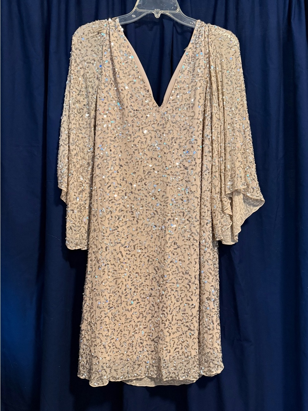 Alice+Olivia Tan Sequin Cocktail Dress 3/4 Bell Sleeves M/M Pristine Condition